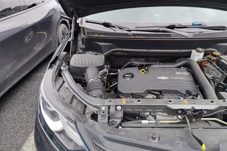 Used Chevrolet Equinox 2019 535T Automatic Chijie Edition China VI Engine Bay Right