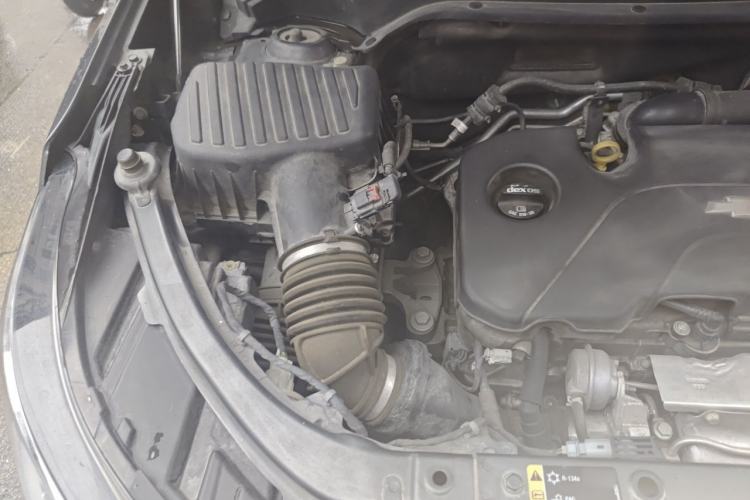 Used Chevrolet Equinox 2019 535T Automatic YuJie Edition China VI Engine Bay Right