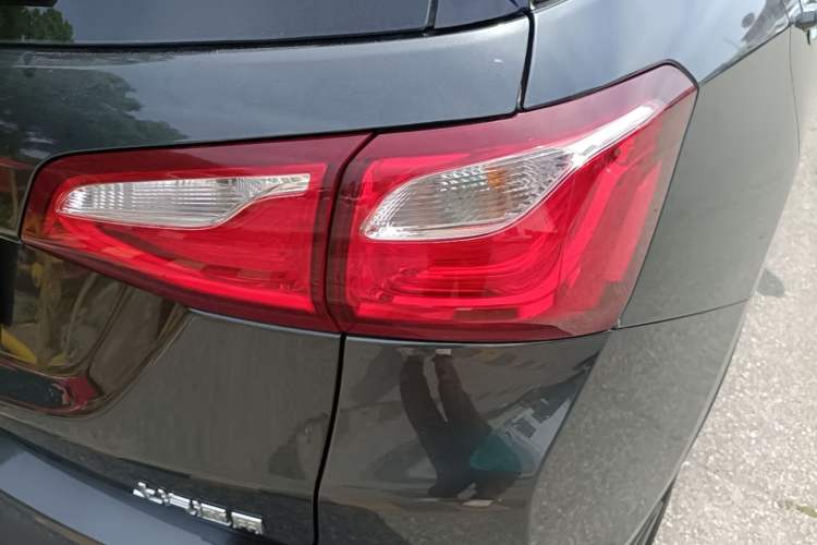 Used Chevrolet Equinox 2019 535T Automatic Chijie Edition China V Standard Exterior 3