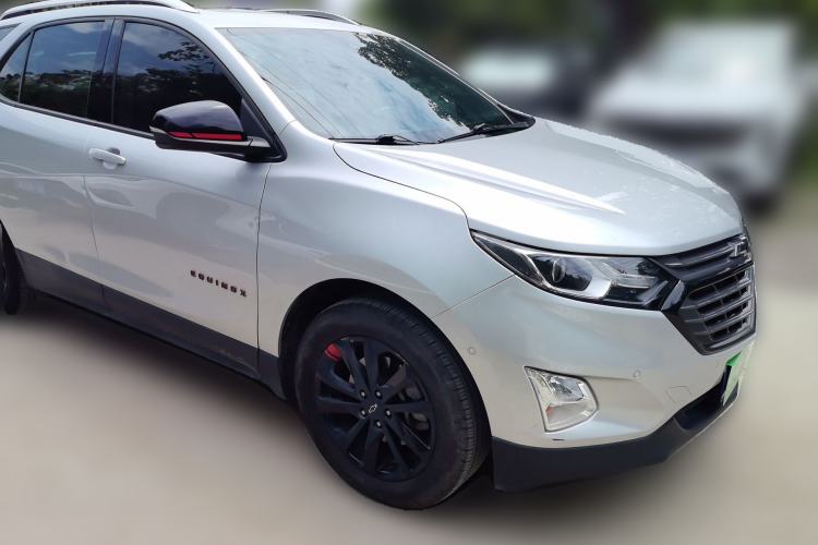Used Chevrolet Equinox 2019 Redline 550T Automatic All-Wheel-Drive Trailblazer RS China VI Standard Front Right 45 Deg
