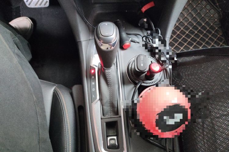 Used Chevrolet Equinox 2019 535T Automatic YuJie Edition China VI Gear Lever