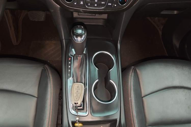 Used Chevrolet Equinox 2019 Redline 550T Automatic All-Wheel-Drive RS Model China VI Standard Gear Lever