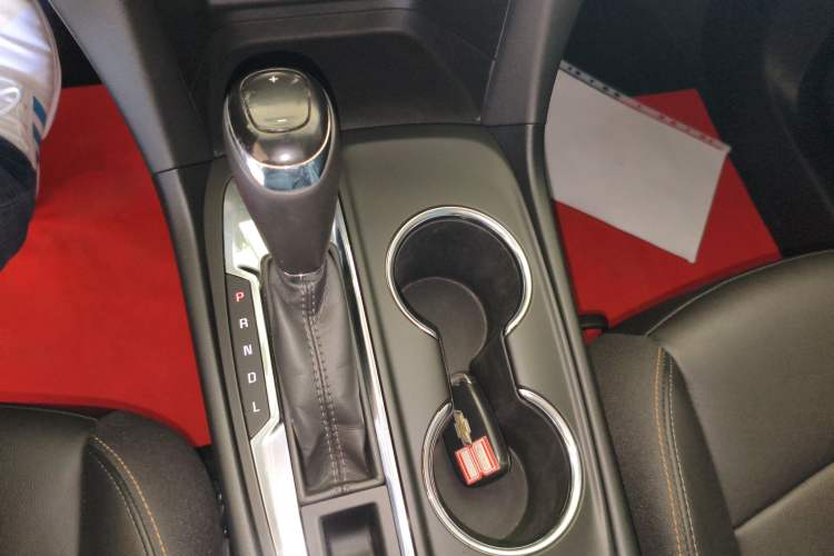 Used Chevrolet Equinox 2019 535T Automatic YuJie Edition China V Standard Gear Lever