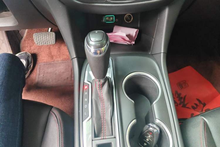 Used Chevrolet Equinox 2019 Redline 550T Automatic All-Wheel-Drive RS Model China VI Standard Gear Lever
