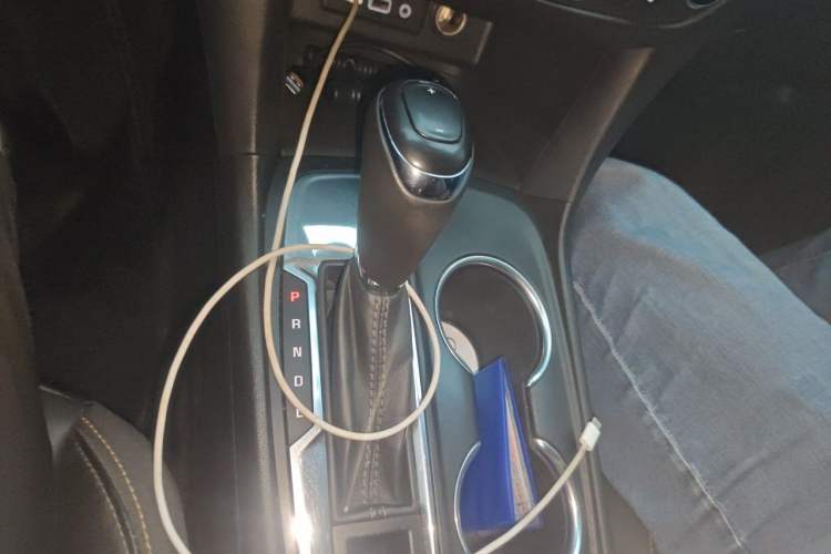 Used Chevrolet Equinox 2019 535T Automatic YuJie Edition China VI Gear Lever