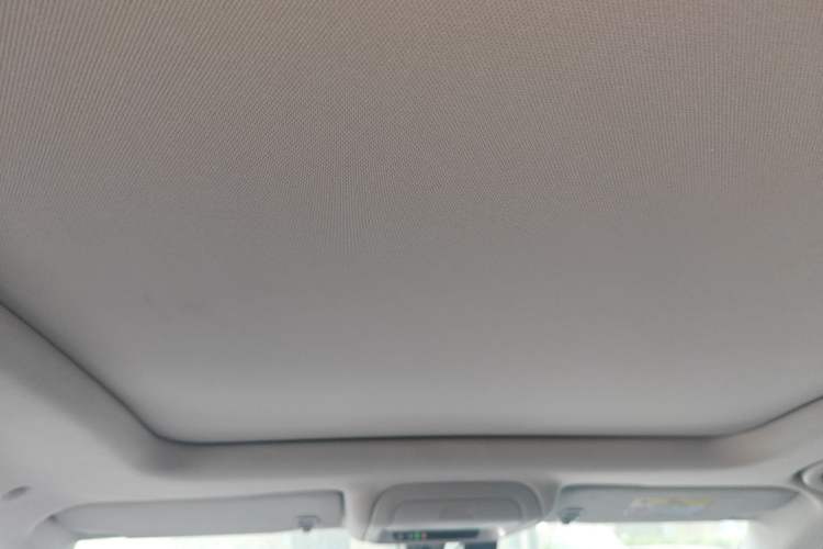Used Chevrolet Equinox 2019 535T Automatic YuJie Edition China VI Headliner