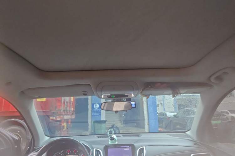 Used Chevrolet Equinox 2019 535T Automatic YuJie Edition China VI Headliner