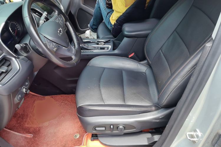 Used Chevrolet Equinox 2019 Redline 550T Automatic All-Wheel-Drive Trailblazer RS China VI Standard Left Front Seat