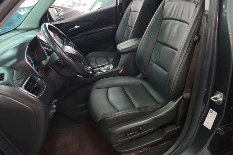 Used Chevrolet Equinox 2019 Redline 550T Automatic All-Wheel-Drive RS Model China VI Standard Left Front Seat