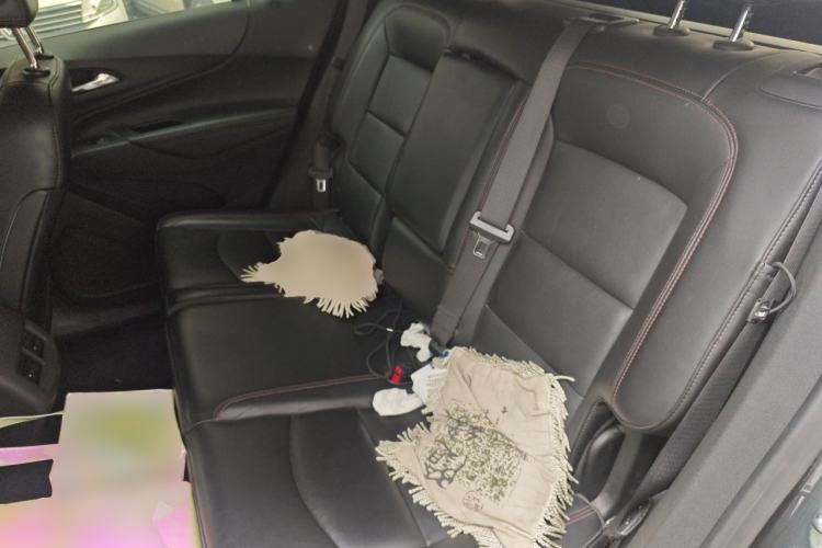 Used Chevrolet Equinox 2019 Redline 550T Automatic All-Wheel-Drive RS Model China V Standard Left Rear Seat