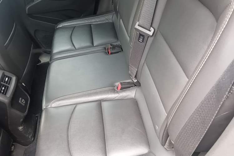 Used Chevrolet Equinox 2019 535T Automatic YuJie Edition China V Standard Left Rear Seat