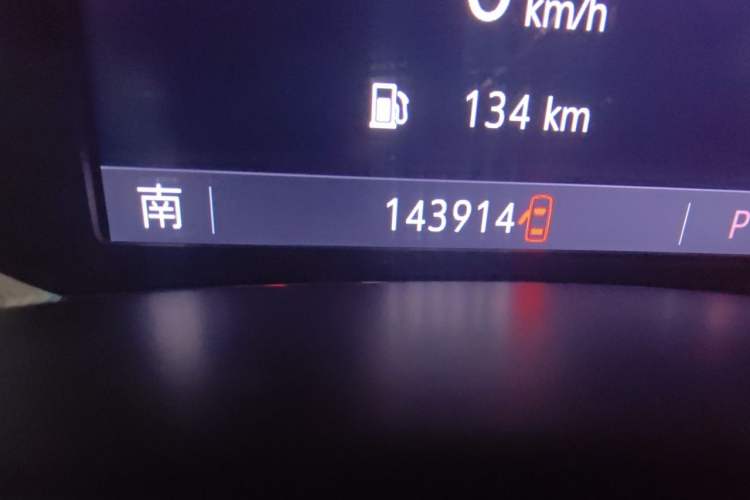 Used Chevrolet Equinox 2019 535T Automatic YuJie Edition China V Standard Odometer Close Up