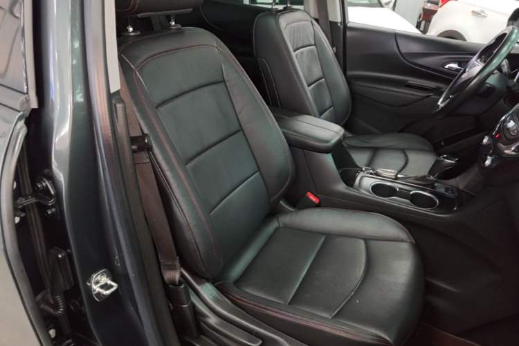 Used Chevrolet Equinox 2019 Redline 550T Automatic All-Wheel-Drive RS Model China VI Standard Right Front Seat