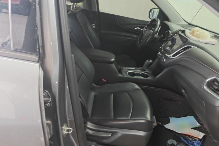 Used Chevrolet Equinox 2019 Redline 550T Automatic All-Wheel-Drive RS Model China VI Standard Right Front Seat
