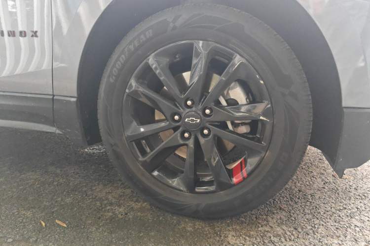 Used Chevrolet Equinox 2019 Redline 550T Automatic All-Wheel-Drive RS Model China VI Standard Right Front Wheel Hub