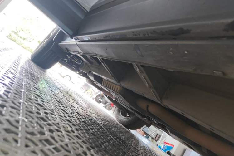 Used Chevrolet Equinox 2019 Redline 550T Automatic All-Wheel-Drive RS Model China VI Standard Right Side Sill