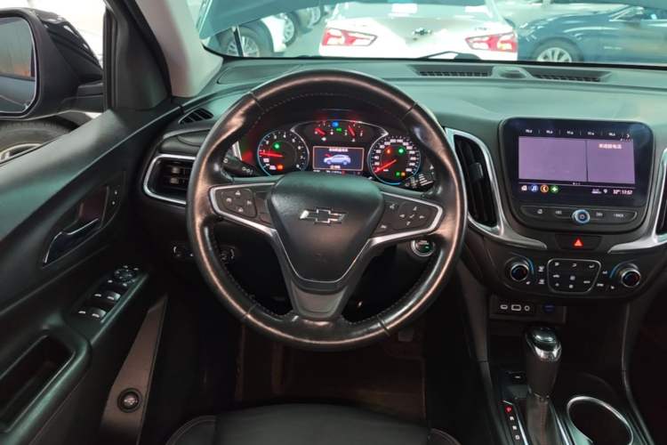 Used Chevrolet Equinox 2019 Redline 550T Automatic All-Wheel-Drive RS Model China VI Standard Steering Wheel