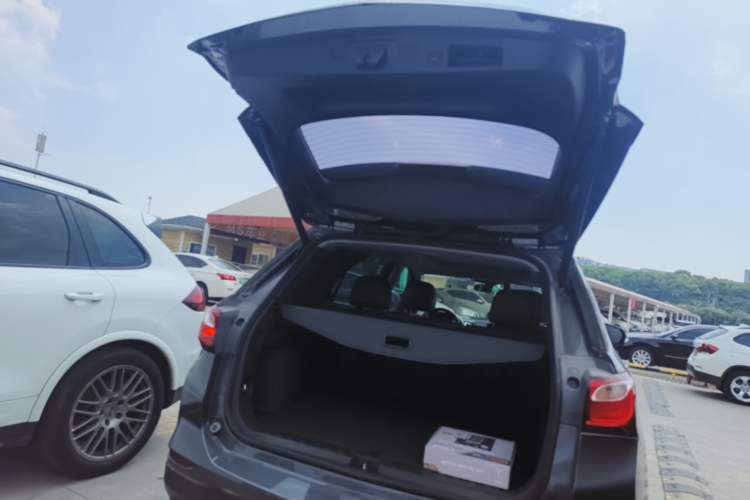 Used Chevrolet Equinox 2019 535T Automatic YuJie Edition China V Standard Trunk