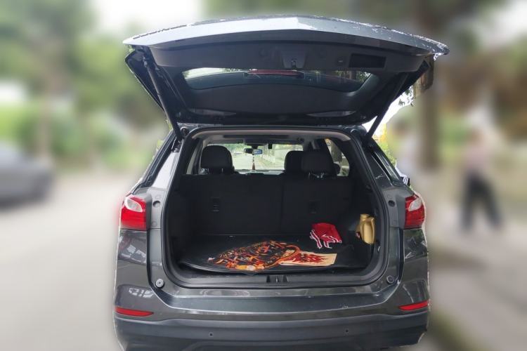 Used Chevrolet Equinox 2019 535T Automatic YuJie Edition China VI Trunk