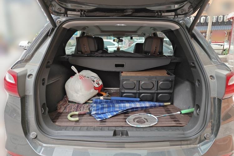 Used Chevrolet Equinox 2019 535T Automatic YuJie Edition China VI Trunk