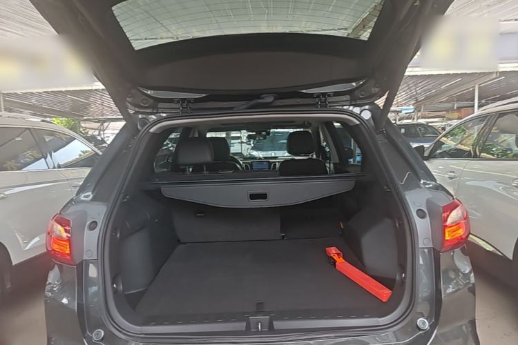 Used Chevrolet Equinox 2019 535T Automatic YuJie Edition China V Standard Trunk