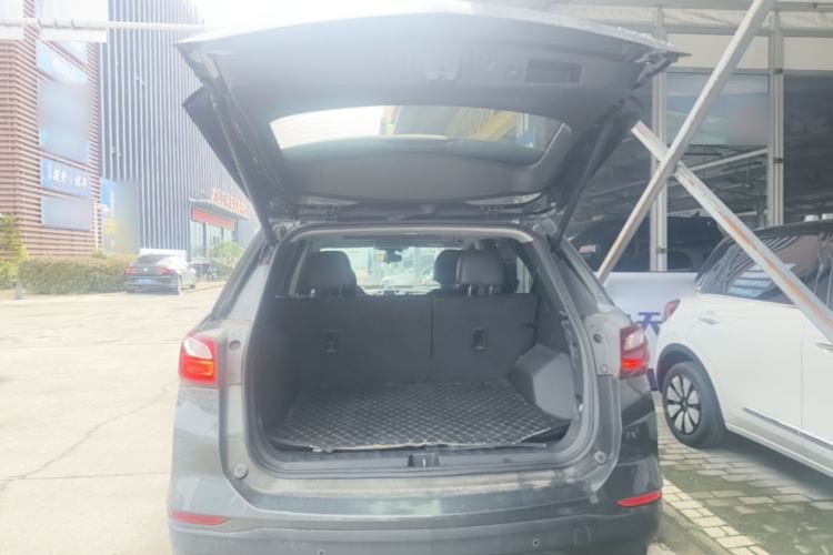 Used Chevrolet Equinox 2019 535T Automatic YuJie Edition China V Standard Trunk
