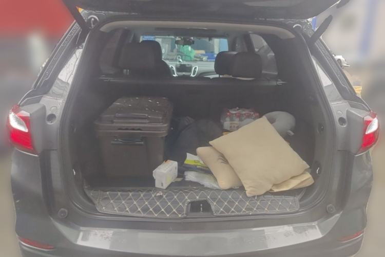 Used Chevrolet Equinox 2019 535T Automatic YuJie Edition China VI Trunk