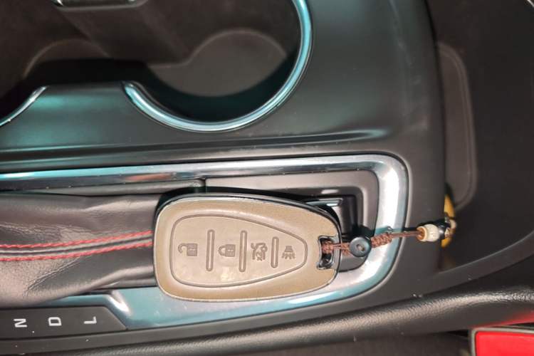 Used Chevrolet Equinox 2019 Redline 550T Automatic All-Wheel-Drive RS Model China VI Standard Vehicle Key