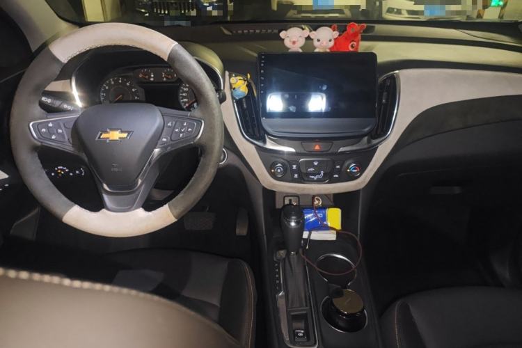 Used Chevrolet Equinox 2019 535T Automatic Chijie Edition China VI Center Console