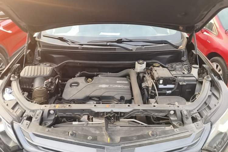 Used Chevrolet Equinox 2019 535T Automatic Chijie Edition China VI Engine Bay