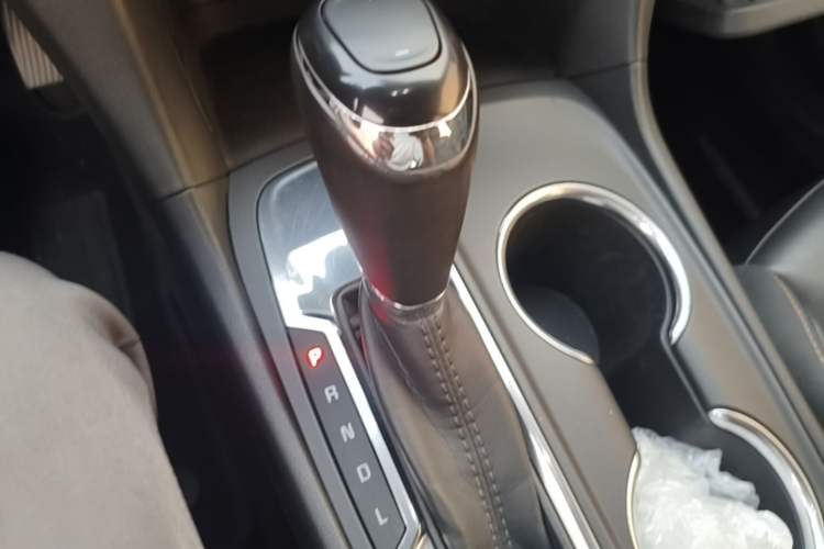 Used Chevrolet Equinox 2019 535T Automatic Chijie Edition China VI Gear Lever