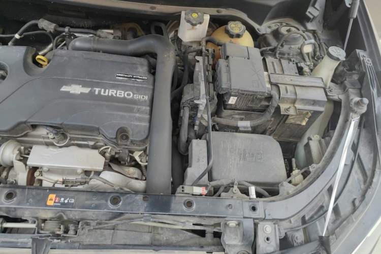 Used Chevrolet Equinox 2019 535T Automatic YuJie Edition China VI Engine Bay Left