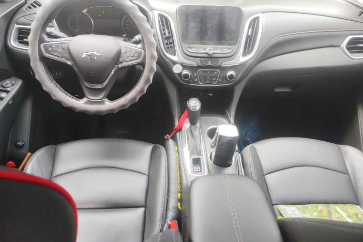 Used Chevrolet Equinox 2019 535T Automatic YuJie Edition China VI Center Console