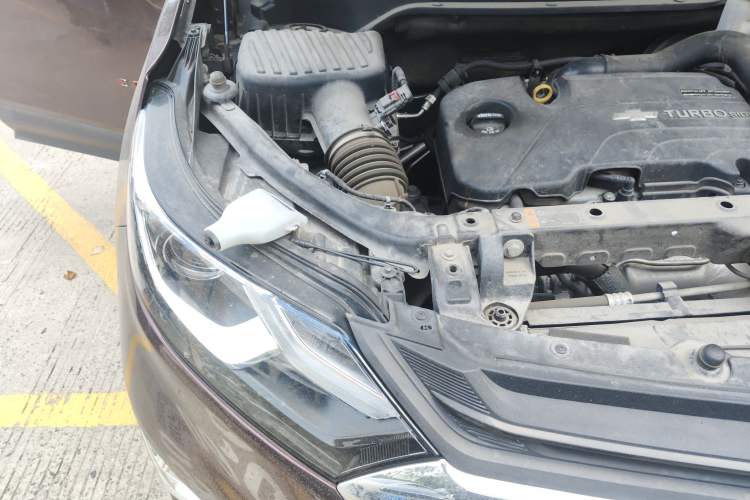 Used Chevrolet Equinox 2019 535T Automatic YuJie Edition China VI Engine Bay Right