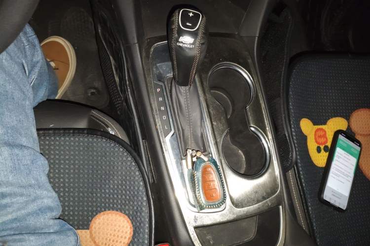 Used Chevrolet Equinox 2019 535T Automatic YuJie Edition China VI Gear Lever