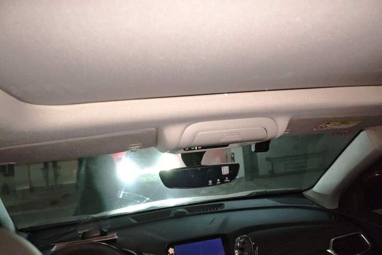 Used Chevrolet Equinox 2019 535T Automatic YuJie Edition China VI Headliner