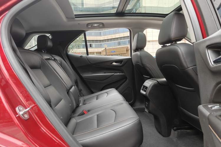 Used Chevrolet Equinox 2019 535T Automatic YuJie Edition China VI Interior 4