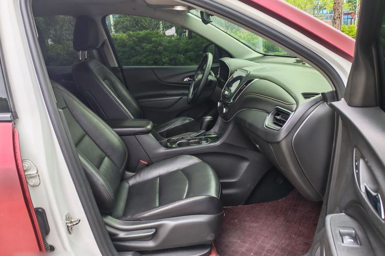 Used Chevrolet Equinox 2019 535T Automatic YuJie Edition China VI Interior 4