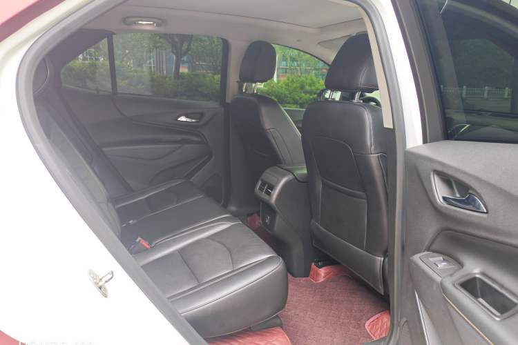 Used Chevrolet Equinox 2019 535T Automatic YuJie Edition China VI Interior 6