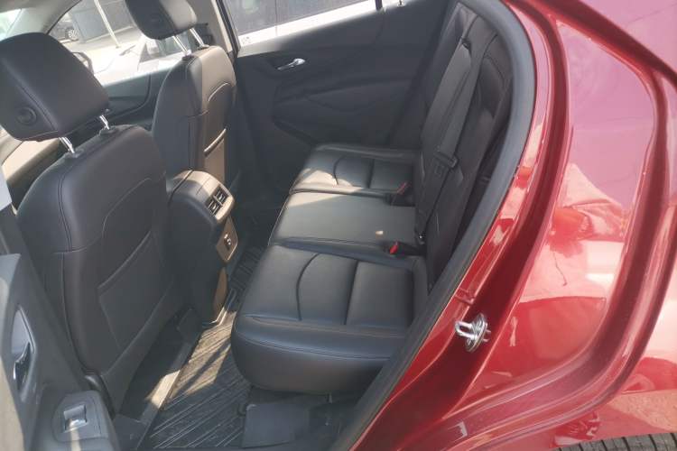 Used Chevrolet Equinox 2019 535T Automatic YuJie Edition China V Standard Left Rear Seat