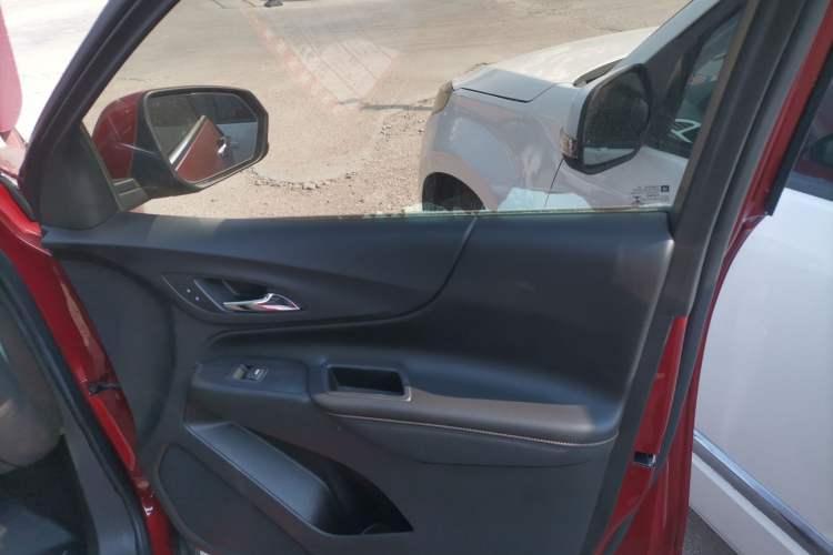Used Chevrolet Equinox 2019 535T Automatic YuJie Edition China V Standard Right Front Door Interior