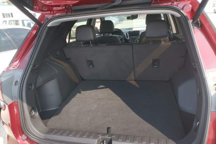 Used Chevrolet Equinox 2019 535T Automatic YuJie Edition China V Standard Trunk