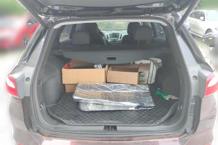 Used Chevrolet Equinox 2019 535T Automatic YuJie Edition China VI Trunk