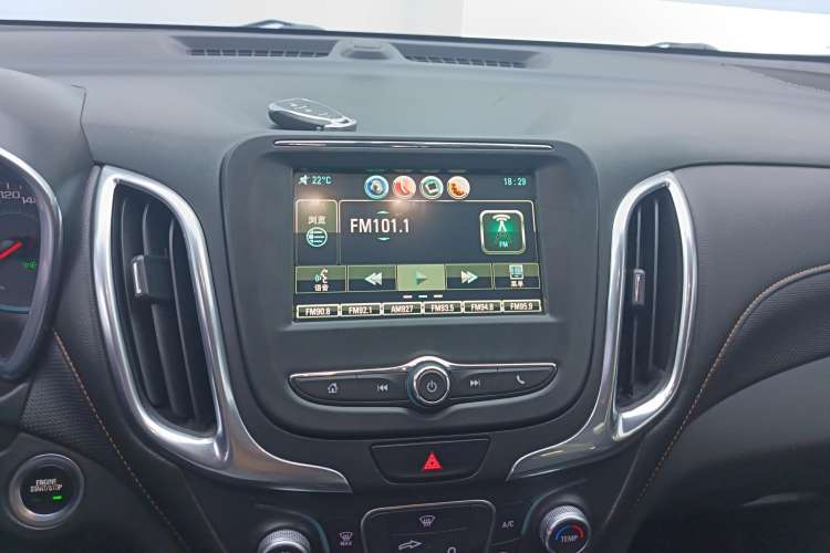 Used Chevrolet Equinox 2019 535T Automatic Chijie Edition China VI Audio And AC Panel