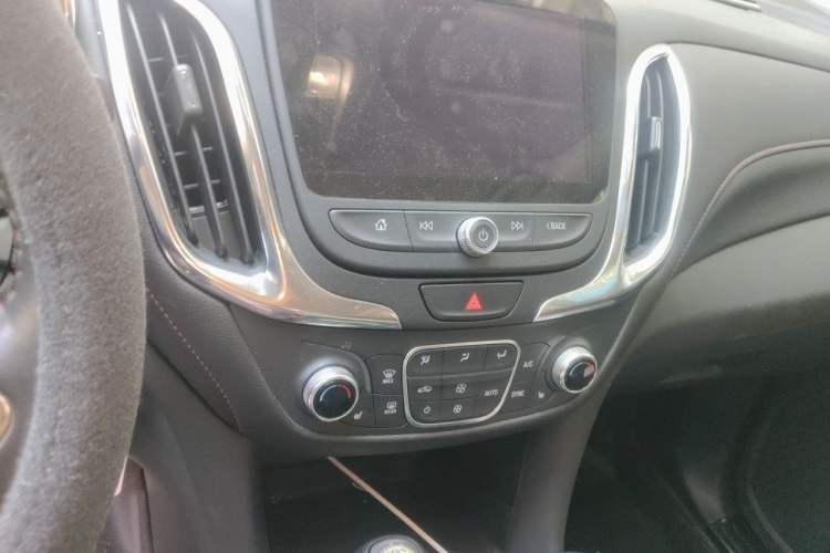 Used Chevrolet Equinox 2019 Redline 550T Automatic All-Wheel-Drive RS Model China V Standard Audio And AC Panel
