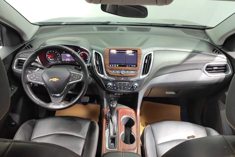 Used Chevrolet Equinox 2019 535T Automatic YuJie Edition China VI Center Console
