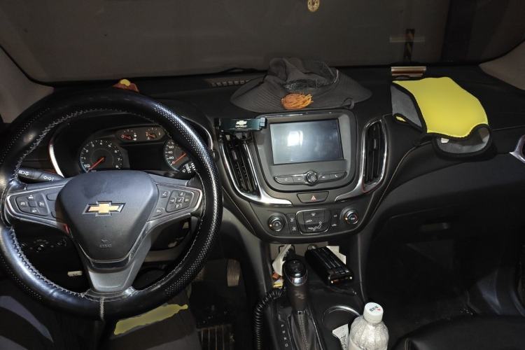 Used Chevrolet Equinox 2019 535T Automatic Chijie Edition China V Standard Center Console