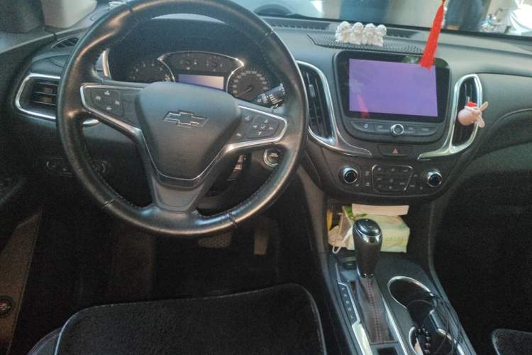 Used Chevrolet Equinox 2019 Redline 550T Automatic All-Wheel-Drive RS Model China VI Standard Center Console