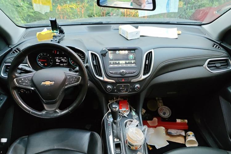 Used Chevrolet Equinox 2019 535T Automatic Chijie Edition China VI Center Console