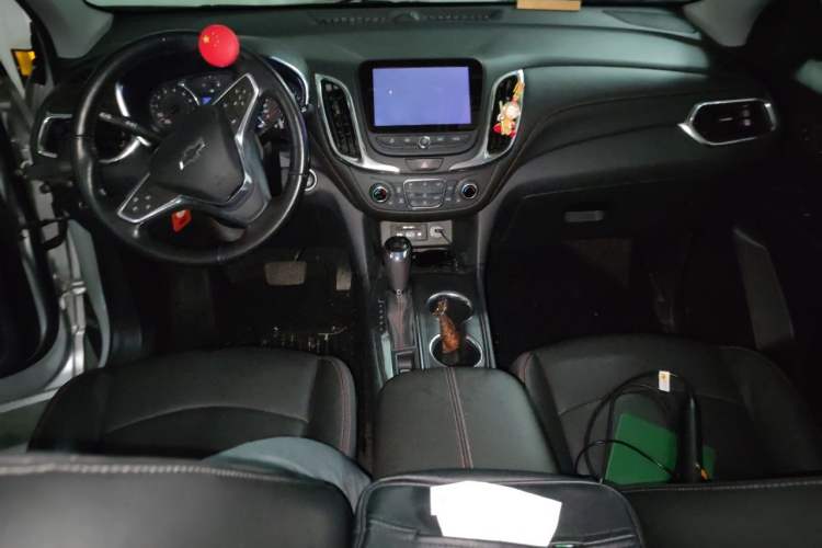 Used Chevrolet Equinox 2019 Redline 550T Automatic All-Wheel-Drive RS Model China VI Standard Center Console